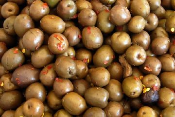 con peperoncino, aglio e finocchietto selvatico